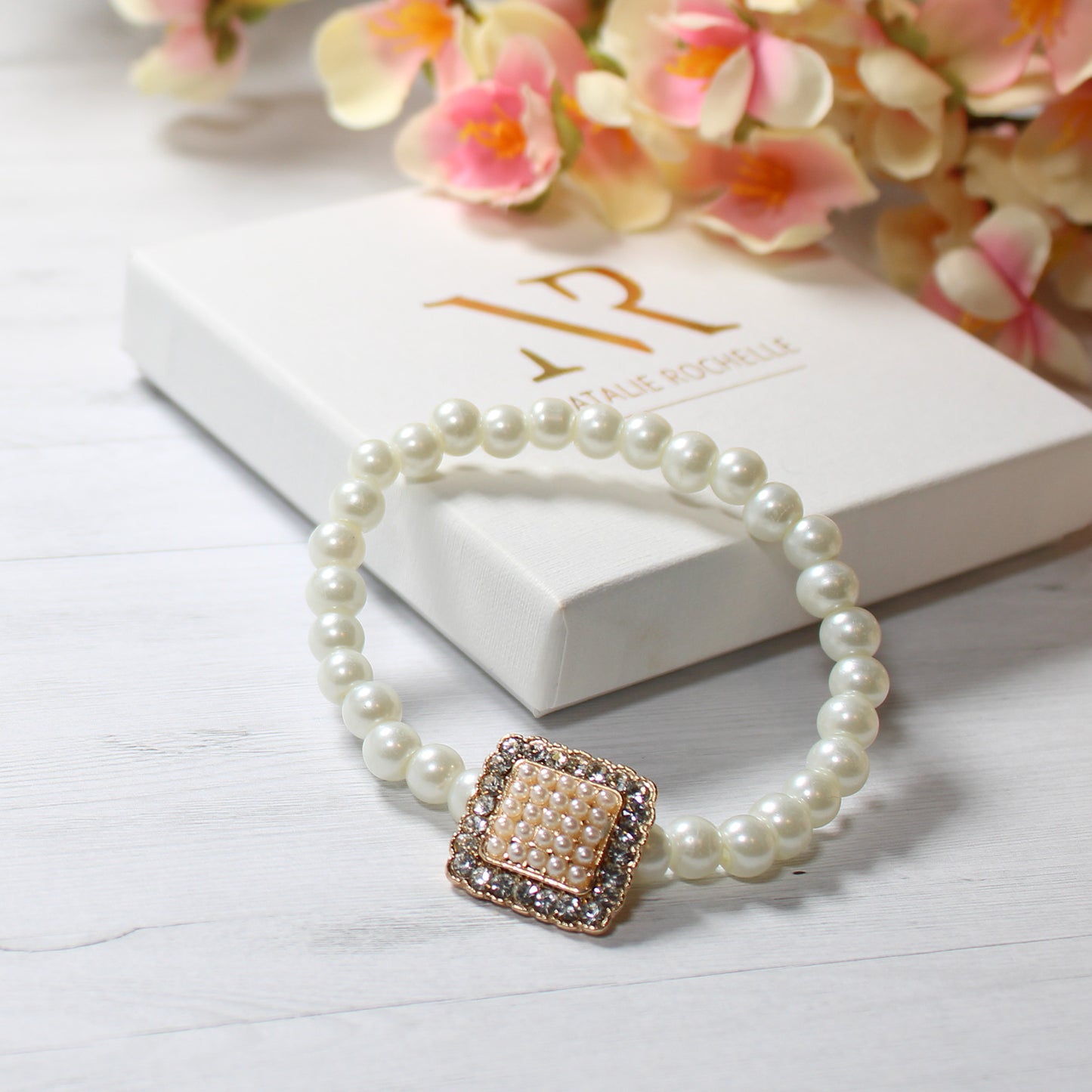 Vintage Look Pearly Bracelet